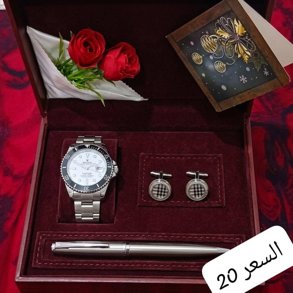 تم وصول ساعات ⌚️ رجاليه ونسائية ماركات راقيه جدا 
للحجز والاستفسار وتساب ***********

نص مكتوب في الصور:
- السعر 20