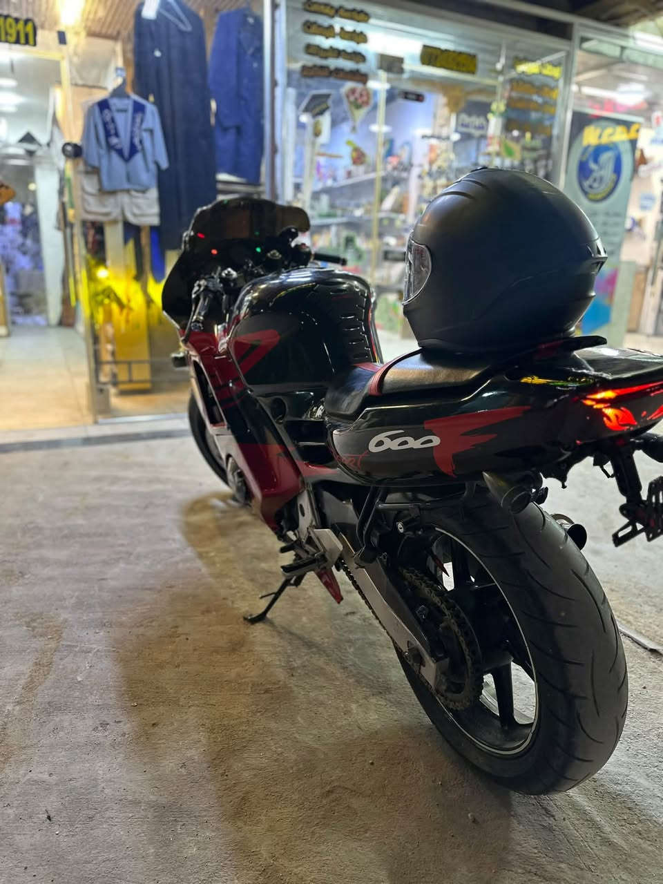هوندا CBR600
للبيع اوراق اصولي مكينه مكفوله كفاله عامة 
السعر 16 ورقه وبيها مجال بسيط حك الجيه مكاني كربلاء قرب فندق البارون الرقم ***********

نص مكتوب في الصور:
- 86.
- ***********