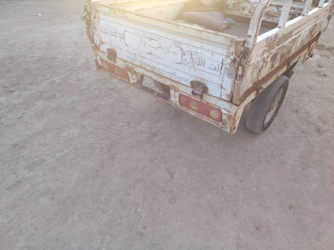 سلام عليكم ستوته البيع موديل 15نضيفه شاصي مكفول اوراق اصولي ونضاف السعر 1300وبيه مجال رقم الهاتف ***********

