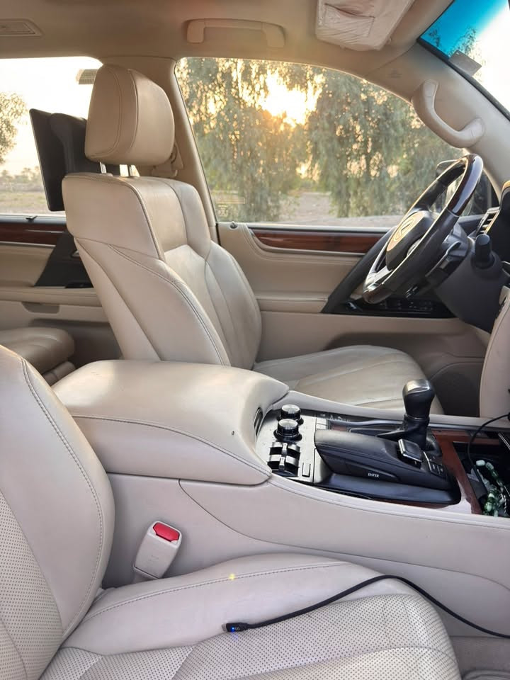 لكزس LX 570 • ٢٠١٩ • مكفولة مكينة گير