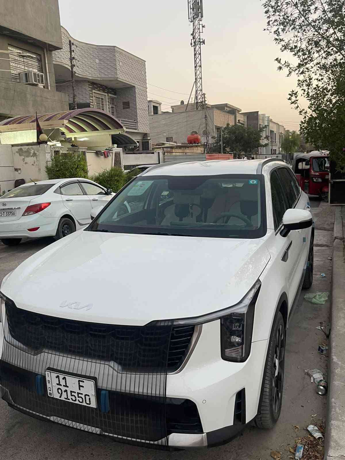 السلام عليكم
سورنتو موديل 2025 

داتاشو 
ماشيه 7 الف فقط بحال الزيرو 
كامره
ويل 20 

محرك 6 سلندر 

سايد بريك دكمه
كير ماوس
اوتو هولد
منحدرات 
صندوك ذكي 
مقاعد الاماميه كهرباء 
شحت واير ليس
بردات ب الابواب
وضعيات قياده مختلفه
تبريد 3 قطع
بصمه ابواب
تشغيل عن بعد

السيارة كفاله عامه من الصبغ وتبديل وبارد والشخط 

شرط كير ومحرك مكفولات ع وضع الشركه 

السيارة جديده 

مكان السيارة بغداد الكرخ 

***********
