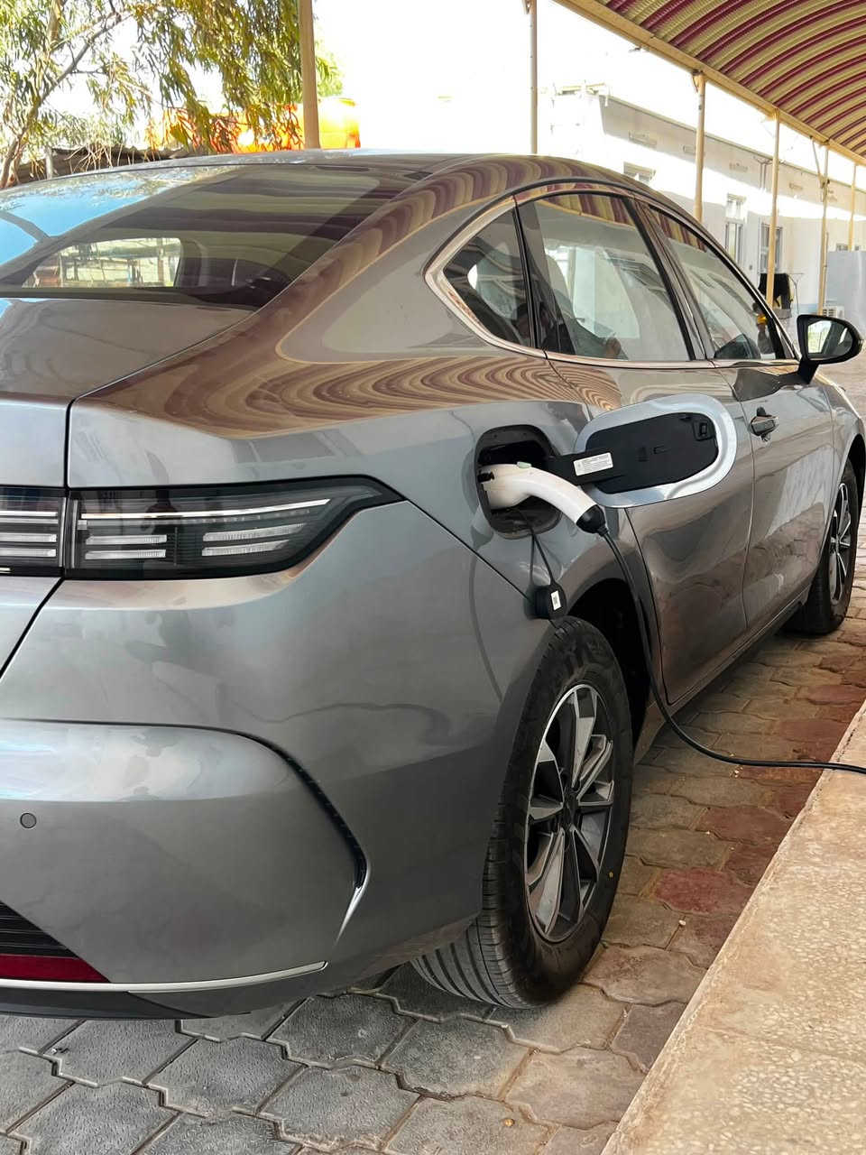 سلام عليكم
سياره BYD دستروي مديل 2025 
رقم بغداد دولي بأسمي 
مكفوله كفاله عامه ما عدا الموضح  في الصوره بارد اصبعين 
ماشية 8000 
سياره جديده وضع الشركه مع شاحنه والملحقات 
السعر 21مليون قفل
المكان النجف 
شارع كربلاء نجف قرب البوابه الجديده 
مكلف بالنشر 
للاستفسار اتصل على الرقم( ***********)
