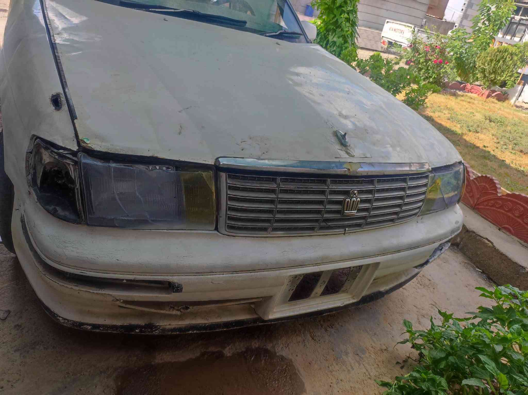 السلام عليكم بطه مامسجل كير ومحرك ونجي نضاف صدر ورا جدام جديد كهربائيات كلها شغاله  لايت عالي ناصي مسجل شغال كيچ شغال تواير نص عمر داخل جديد بطاين جدد يرهم مراوس وبيع 12وبيه مجال ***********
