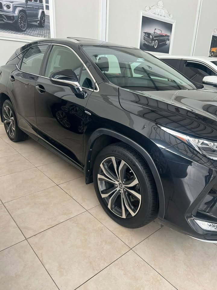 -  لكزس  LEXUS RX 350
- موديل 2021

- كندي كفاله عامه 

- العداد 66الف مايل 

- محرك 6 سلندر 

- سقف سلايد 

- شاشة لمس

- كشن حار بارد 

- كراسي جلد جبلي

- كراسي الاماميه كهرباء + ميموري

- كير اوتوماتيك 

- تبريد قطعتين

- كامراه خلفيه

- حساس خلفي + امامي

- جامات كهربائيه

- صندوق كهربائي شفط 

- مرقم سليمانيه

…….
***********
