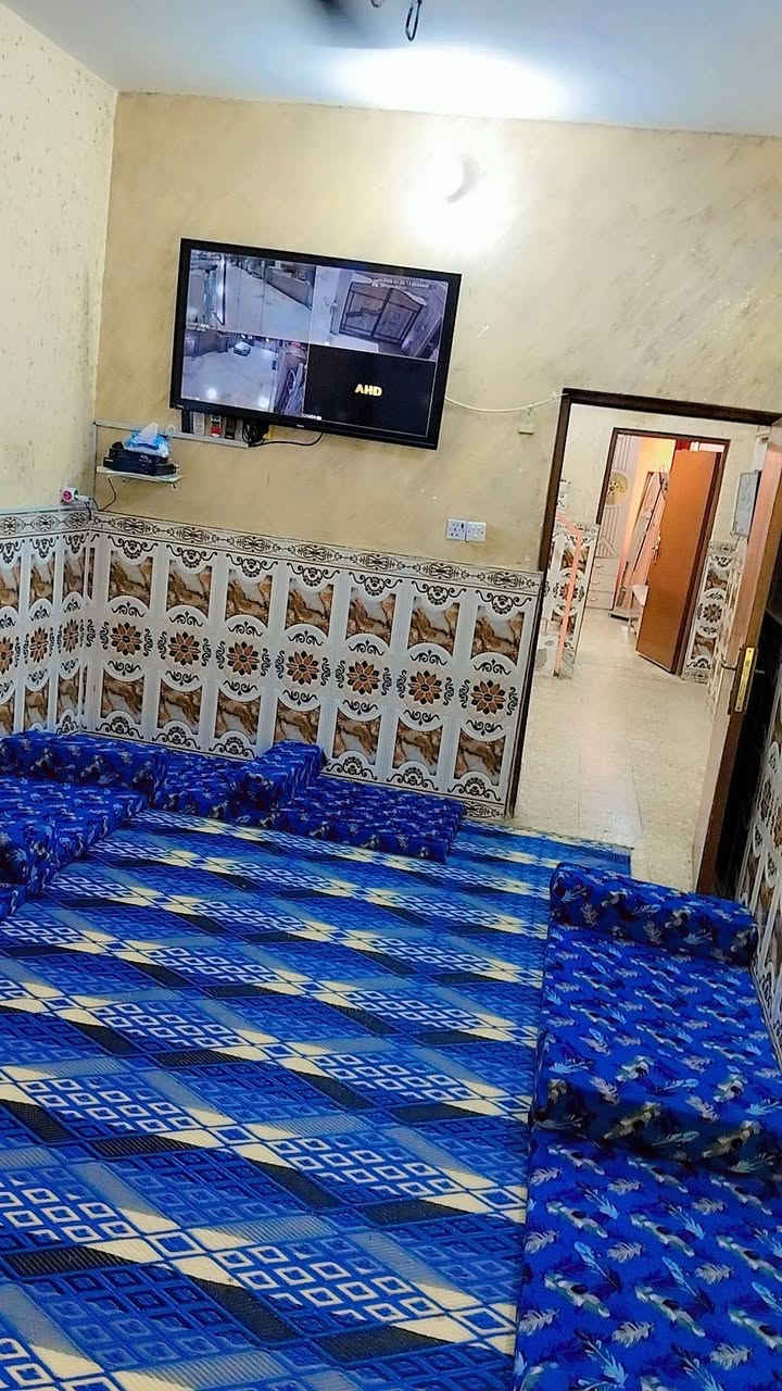 بيت للبيع بغداد المحمودية حي العسكري قرب جامع الامين محمد 120 متر واجهة 6 نزال 20 هول واستقبال غرفة نوم واحدة و حمام داخلي و حمام خارجي كراج
*********** يتوفر واتساب
