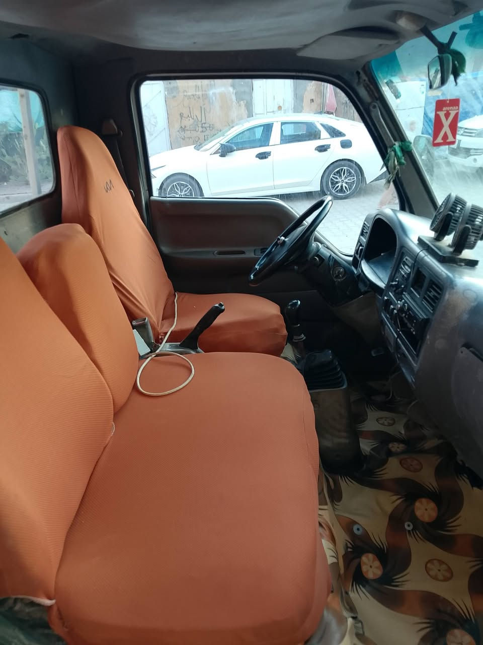 السلام عليكم كيه حمل فنتيره  مديل99 سعر 30 وبيه مجال بس راعيه ماندله مكاتبه عن سرقه وعشاريه مكان نجف رقم سياره بغداد***********
