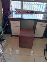 مكتبه للبيع نضيفه راسلوني عل هاذه الرقم 07729628938
