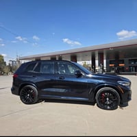 سيارة BMW X5 SDrive40i M Sport للبيع   الموديل: 2022 ⚙️ المحرك: 6 سلند...