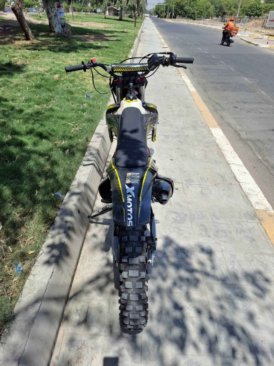 Xmotor 250cc 
قفاز اكس ماتورز حجم ٢٥٠ 
رقم اربيل انكليزي 
تحويل مباشر 
مال دكان سليم استخدام اقل الاسبوعين
كفاله عامه. 
مره وحده مبدل دهن 
وضع شركه 
بغداد الكرخ 
***********
السعر المطلوب ٢مليون 
بيه مجال قليل كلش ودراجه وضع شركه ومامتوازي على بيعته
ولاسعر خاص ولاتعال خاص (سوالف القفاصه )
علمآ سعر بلشركه مليونين.و٤٠٠
