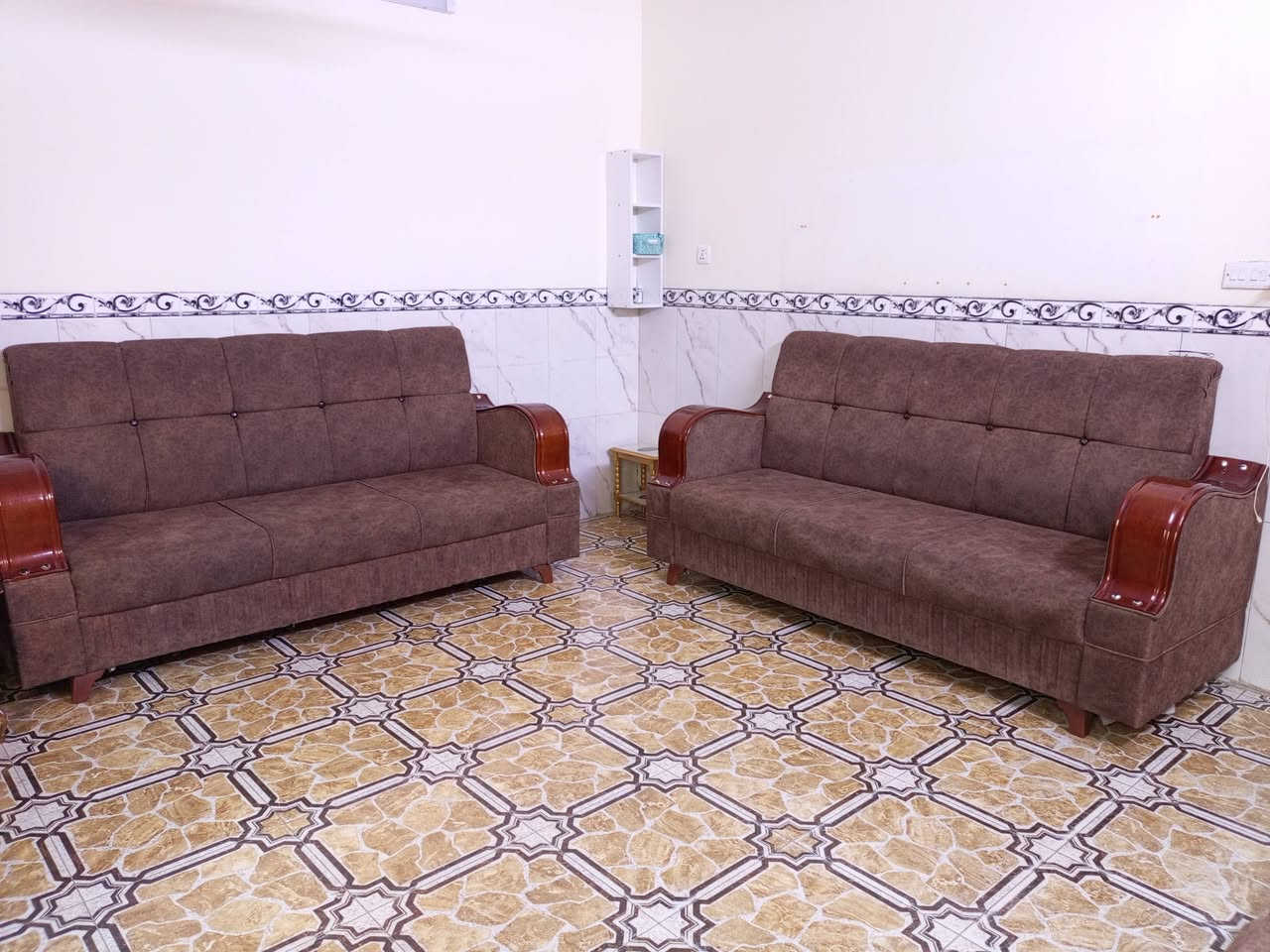السلام عليكم. 
تخم شغل عراقي تكمه مثل ما موضح بالصوره 
السعر ٣٢٥ وبي مجال بسيط للاستفسار  اكثر ع هذا الرقم  
  ‏‪***********‬‏ علما أني مكلف بالنشر  فما راح اكدر ارد ع التعليقات اعتذر منكم الجاد وليحب يستفسر الرقم موجود
