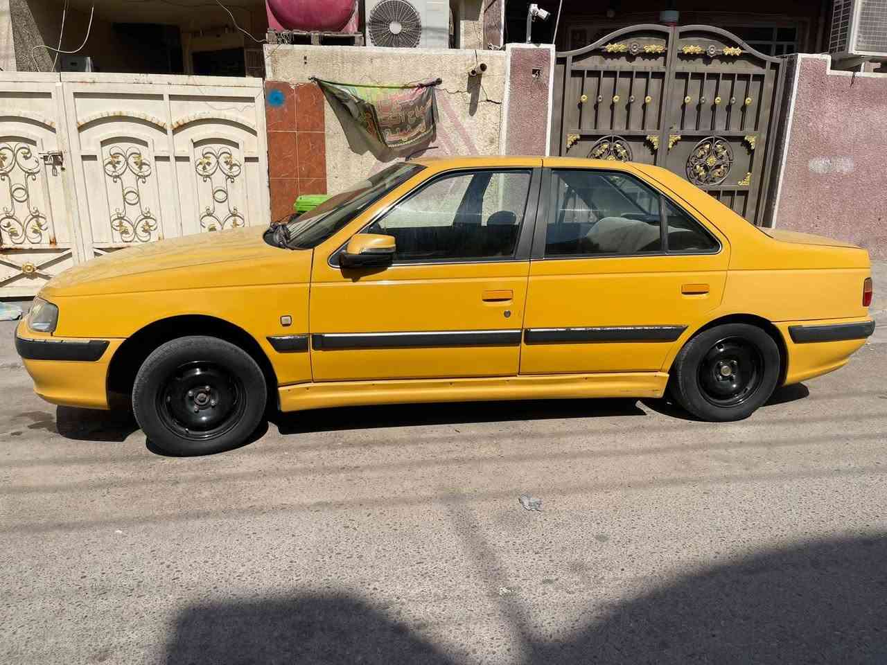 السلام عليكم بيجو بارص موديل 2015 سياره نضيفه كامله متصرف عليهه كير محرك مكفول رقم بغداد انكليزي بيهه بنيد طاير ومبدل وبارد على كد شبر بالجاملغ الخلفي سعره 38 وبيهه مجال 
العنوان بغداد مدينه الصدر ***********
