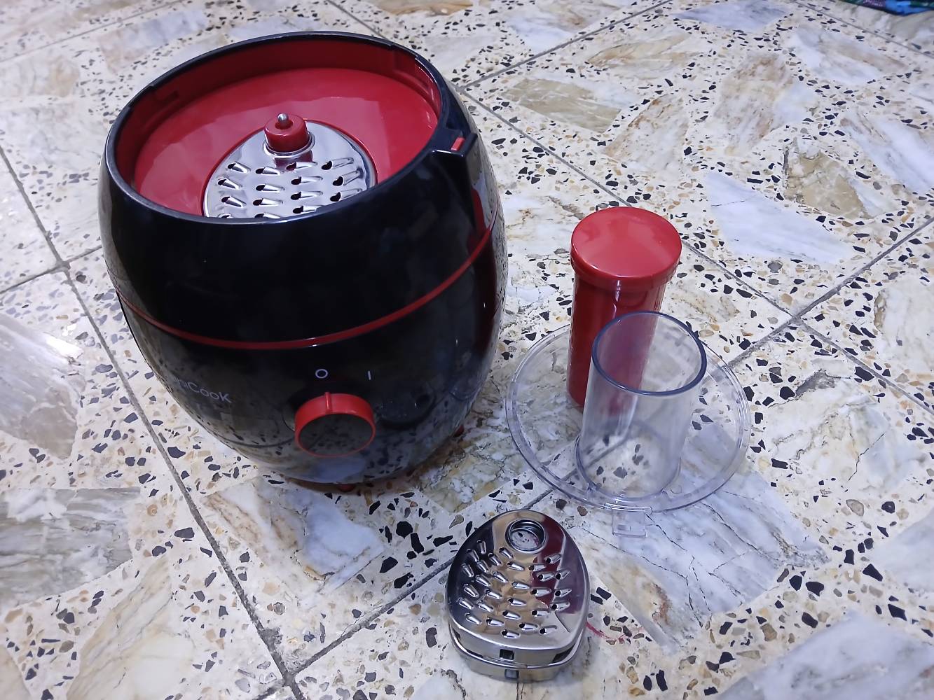 محضرة سلطة • ٤ في ١ • كهربائية