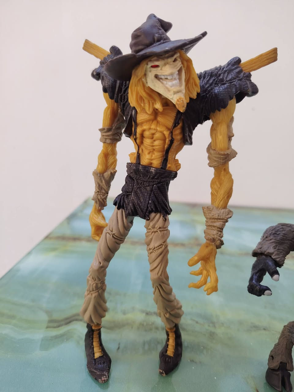 سبايدر مان الاصلي من شركة Toy Biz
الطول 42 سم
الوزن ثقيل. اصلي
مفاصل. سوبر بوزابل كل مفاصل الجسم تتحرك حتئ الاصابع
مع مجسمات 4
يوجد توصيل
***********
