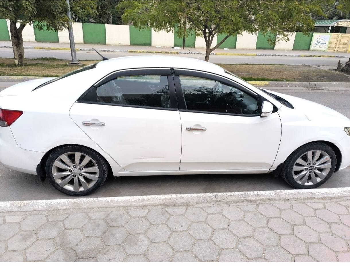 خليجي موديل 12
قطعتين فقط 
تبديل باب السائق + خشم بنيد 
السعر 88 و بيها مجال بسيط 
***********

