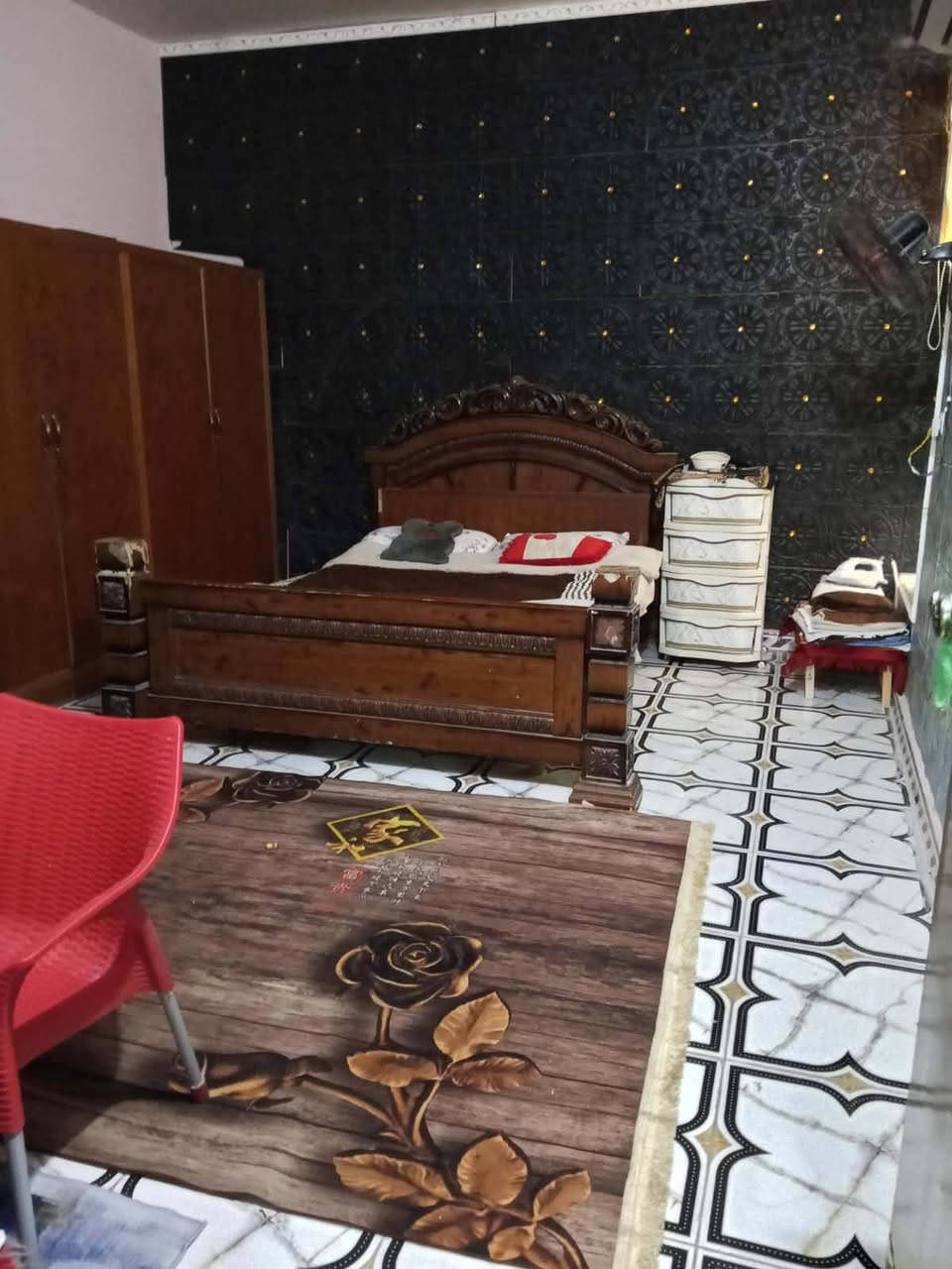 يا الله يا رزاق
بيت بالفلاحيه حي الأمام ألرضا مساحه 200 متر جديد يطل على 

 ساحه خضراء كما موضح في الصور البيت يتكون من طابقين 

  الطابق الأول غرفتين نوم وصاله واستقبال ومطبخ مجموعه

 صحيه والطابق الثاني يتكون من غرفتين وصاله نقص بس

 الستاره منطقه مخدومه وكاملة ألخدمات ألسعر المطلوب 168

 وبي مجال للشراي البيت حر ما مطلوب ألأتصال والأستفسار على 

 الأرقام الآتيه 
***********
***********
وبالعافيه عاليشتري

