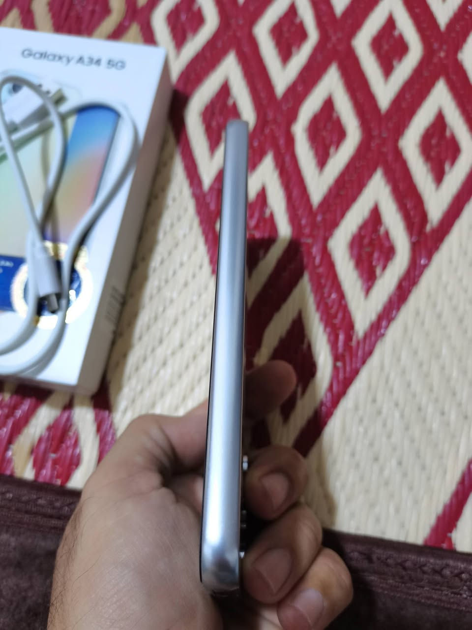 سامسونج 5G a34 نظيف جدا  مكفول ذاكرة 8/256 مع الكارتون الأصلي المطابق وكيبل الشحن
السعر  225  الف دينار
كربلاء / قرب مرقد الحر
***********
***********
ملاحظة/ بيع فقط
