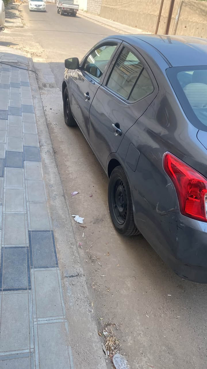 السلام عليكم ڤيرسا امريكي. 2019 بيها بنيد صبغ مع بارد جاملغ خلفي 
ماشيه 135 الف كيلو
مكان بغداد حي جامعه 
سعر 92 $
***********
