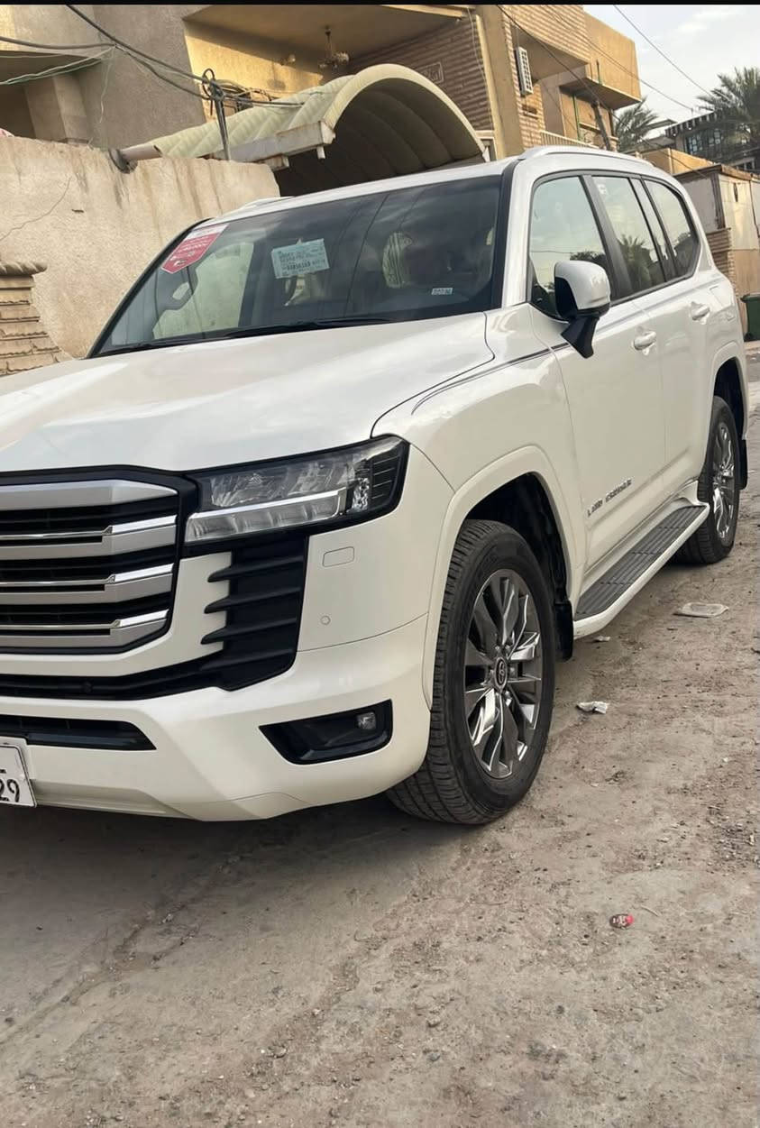 لاندكروز 24 GXR ماشية 9000 بغداد ***********
