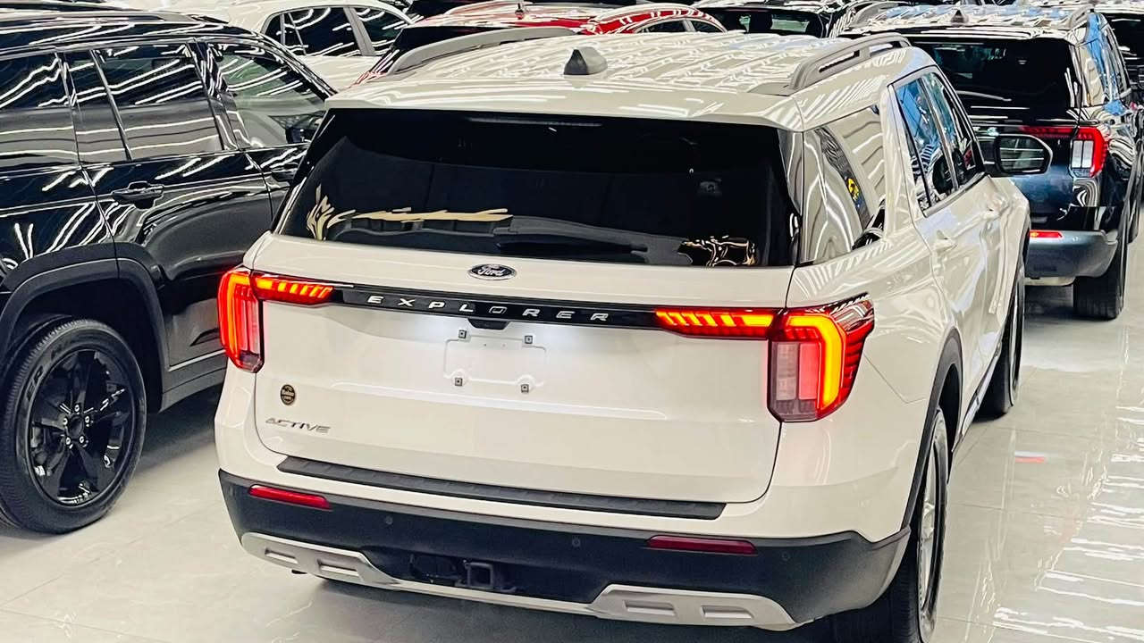 ا 🔥 Ford Explorer Active | 2025 🔥

🤍 لون أبيض، حالة جداً نظيفة وجميلة

🚘 ماشية 24,000 ميل
📸 كاميرا أمامية وخلفية
✨ داخلية نظيفة وعصرية
🔹 صبغ فقط قطعتين
🔹 بابين بيهم ضربة، والضرر خفيف جداً

💰 السعر: $29,300بها مجال

📍 المكان: أربيل
📞 ***********

🔥 للمزيد من المعلومات والفيديو، تواصل معنا
•••••

🔥 Ford Explorer Active | 2025 🔥

🤍 ڕەنگی سپی، دۆخی زۆر جوان و پاک

🚘 24,000 مایل ڕۆیشتووە
📸 کەمێرای پێش و پشتەوە
✨ ناوەوەی پاک و مۆدێرن
🔹 سەبغی تەنها 2 پارچە
🔹 2 دەرگا لێدانی هەیە، بەڵام دەحمەکەی زۆر خەفیفە

💰 نرخ: $29,300 مجال

📍 هەولێر
📞 ***********

🔥 بۆ زانیاری و ڤیدیۆی زیاتر پەیوەندی بکە
