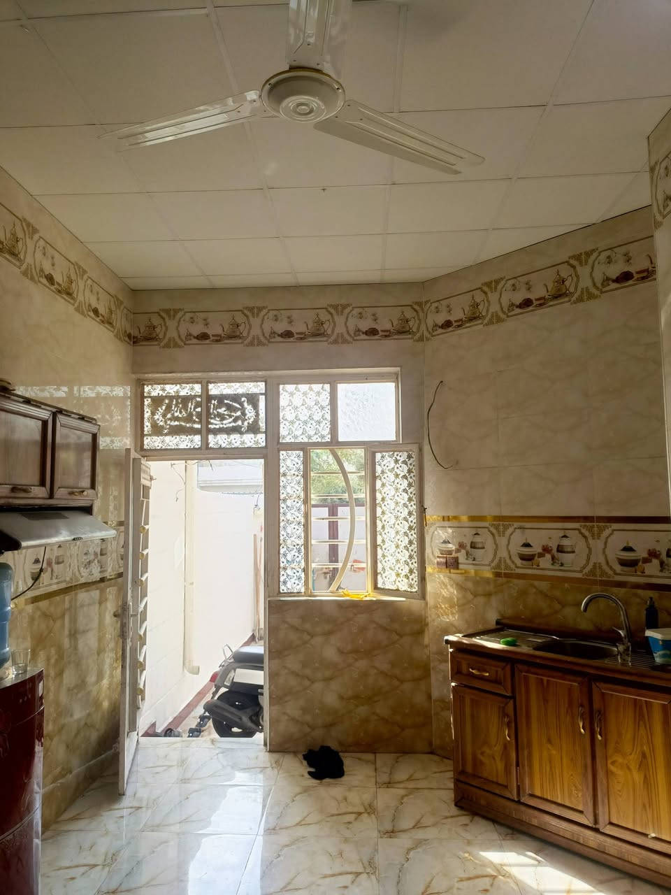 دار للبيع بهرز حي العروبة مقابل  الجنسية طابو ملك صرف كامل الخدمات 150متر10*15 السعر  95 رقم الهاتف ***********//***********
