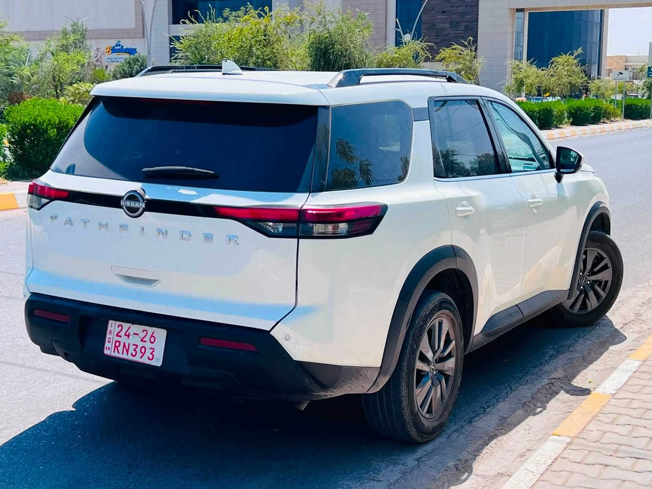 السلام عليكم
باتفايندر 2024 sv  4wd
سبعه راكب

السياره كاتي تترقم ( سليمانيه اربيل دهوك ) 

مواصفات sv 
بصمه 
دخول ذكي 
تشغيل عن بعد 
رادار امامي 
تحديد مسار 
قياده ذاتيه 
نقطه عمياء 
رادار خلفي 
حساسات خلفيه 
تبريد ٣ قطع منفصه 
تدفئه كشنات 
باب خلفي نص كهرباء 
كشنات كهرباء 
فور ويل 
مساعد نزول منحدرات 

وبعد بيهه هواي مواصفات 

ضرر جاملغ خلفي ربعه صبغ 
وباب جنطه بدلته بلاد نفس اللون 
بدون داخل بدون ايرباك بدون شاصي
السعر ٢٣٥ وبي مجال 
للاستفسار 
***********
