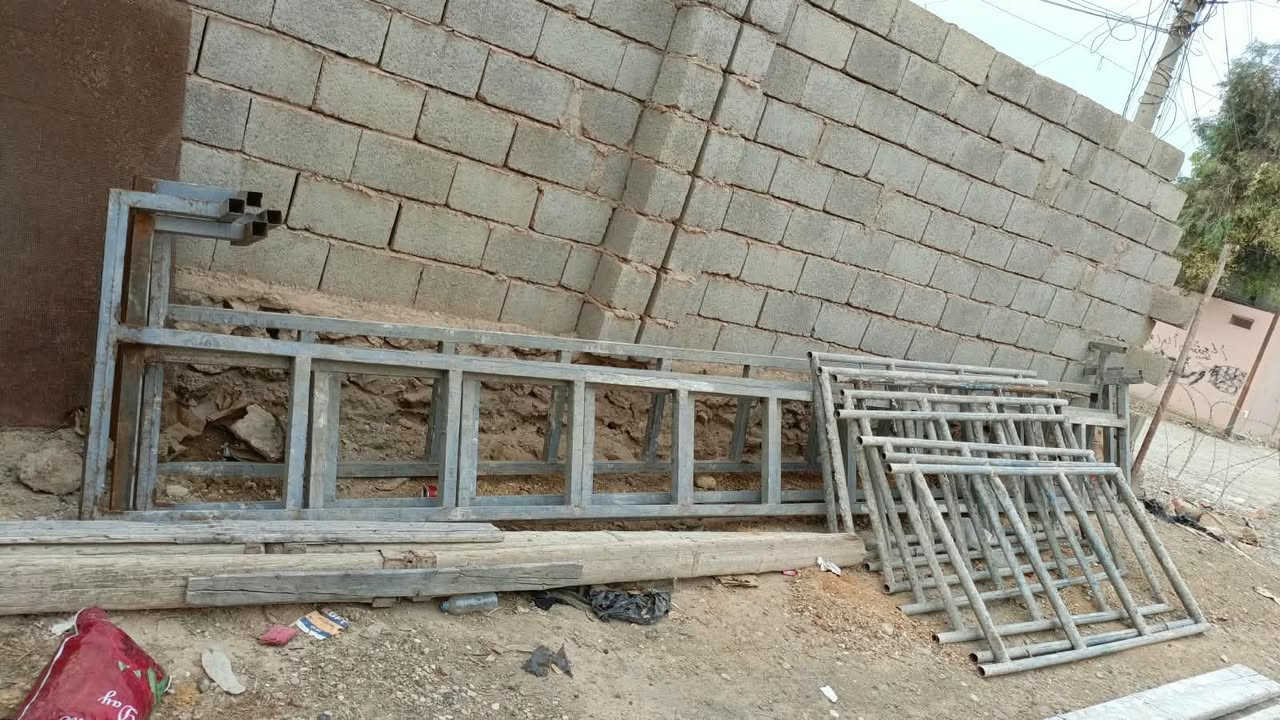 سقالة كاملة • ٧٠٠ • بيها مجال
