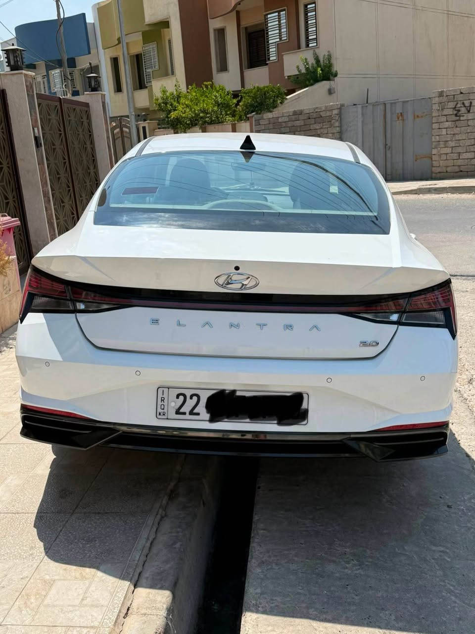 النترا 2022 خليجي
محرك 2000 
فول مواصفات اعلى فئة بالخليجي
بصمة
سلايد
تشغيل عن بعد
شاشة كبيرة
تحكمات ستيرن
وغيرها من المواصفات
السيارة صفر اربيل صار بيها فقط تعديل بارد على ايدي
وصور الحادث موجودة
بيها تعديل باب الراكب وشوية بجاملغ الامامي
السعر 160
للتواصل على الخاص او على الرقم *********** موصل, نينوى

