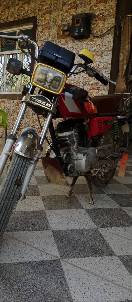 (سلام عليكم دراجه أربعة كير للبيع) 
موديل 2020 اوراق اطوليه الدرجة كامله من كلشي مابيها اي نقص 
السعر 450او بيها مجال الي يريدها يتصل عله الرقم هاذا والرقم بي واتساب (***********)
