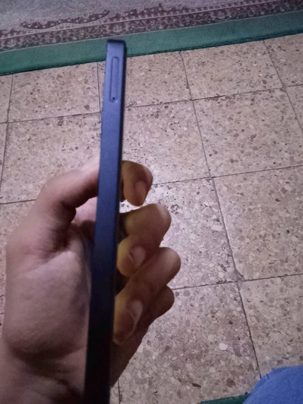 ايفون 11 • ٦٤ • نجف