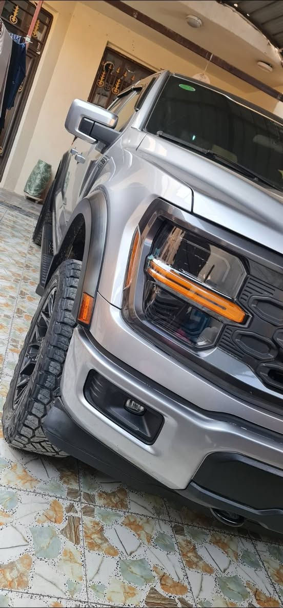 للبيع FORD  F150 موديل 2024 فورويل 4×4
ماشيه 20 الف لون مميز سنويه جديده قبل شهر رقمتها
بجم كبس بوووون ايرباك حادث جاملغ خلفي مبدل وباب
نص فول سستم ترفيع من امريكا وتهبيط من الخلف
دبل صالنصه نضام اكزوز بلادي مع الدعاميه الخلفيه ام الفتحات وحساسات ورادار بلادي 360 درجه تحديد مسار
ومثبت سرعه شاشه جبيره عداد ديجتل نقطه عمياء 
 بلادي نفخات رابتر وسبايدر خلفي ومطريات
ويل وتاير جبلي سعرهم 20 ورقه  محرك  V6 دبل توربو
رايدها ب 350  مكان بغداد ***********
