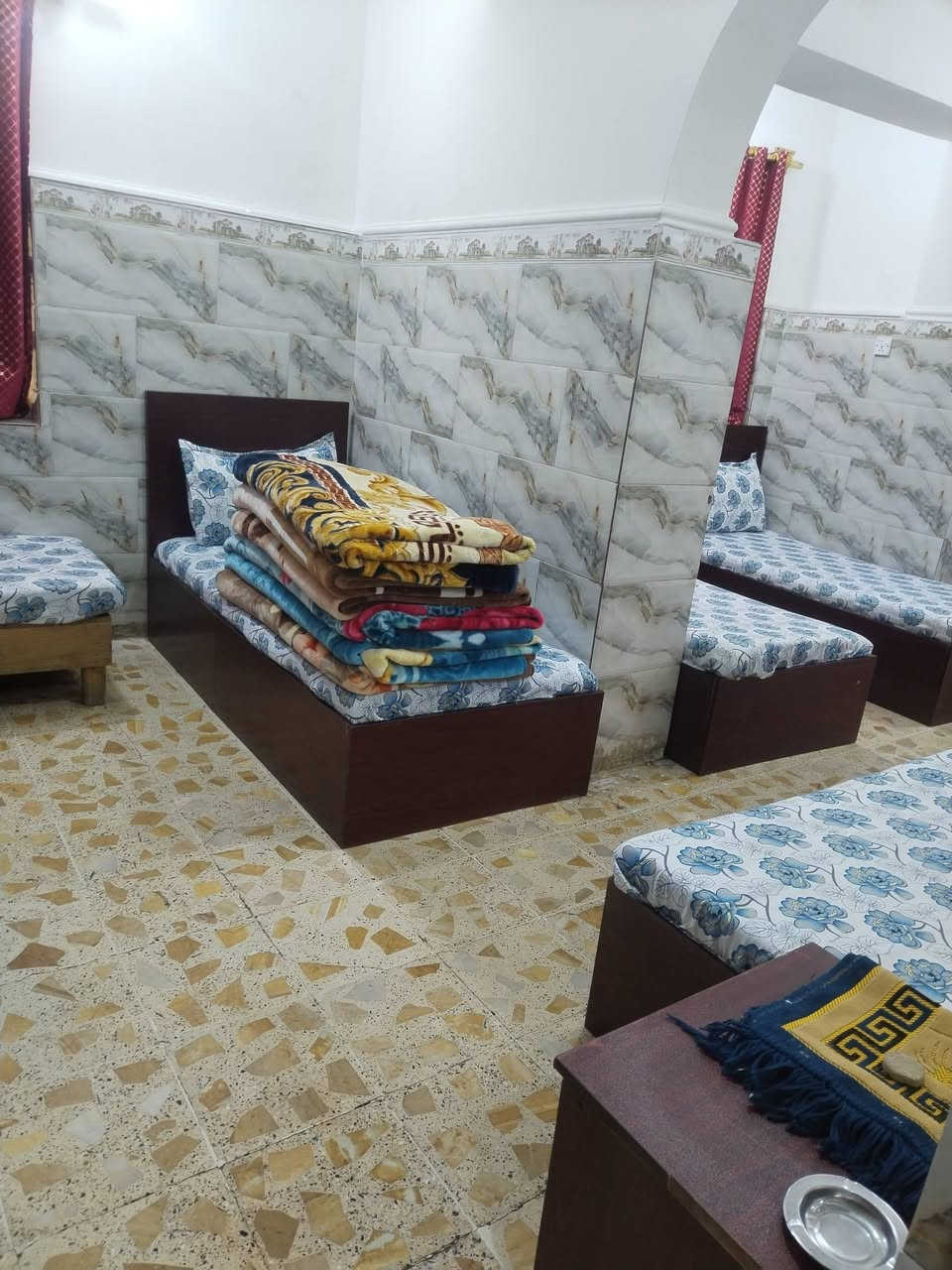 فندق محمد الأمين سوك باب سلامه قريب عن الامام مرتب نضيف للحجز ***********
