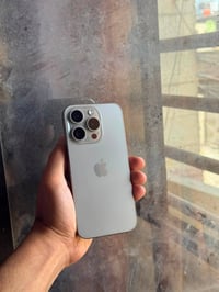 ايفون ١٥ برو • ٢٥٦ • بطارية ٨٧
