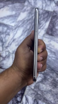 ايفون ١١ برو ماكس • ٢٥٦ • بطارية ٧٧