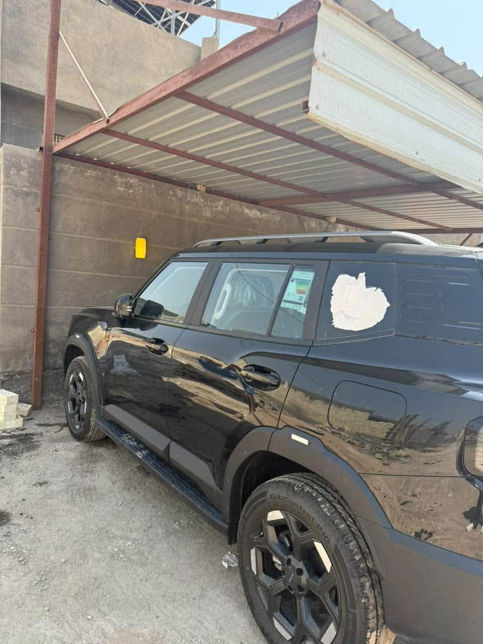 – JETOUR T1 2026  -     فئة Comfort 2.0L 8AT
•   🛣️  المسافة المقطوعة11500قابل للزياده

------------------------------------------------------------

✅ المواصفات :

• القير: 8 سرعات أوتوماتيكية 8AT

• نظام الدفع: دفع أمامي

• القوة الحصانية: 254 حصان

• العزم: 390 نيوتن.م

• استهلاك الوقود: 8.1 لتر لكل 100 كم

• كاميرات محيطية 360°

• نظام مراقبة النقطة العمياء

• حساسات اصطفاف كاملة

• نظام المراعي للوقوف الأوتوماتيكي (Autohold)

• نظام التحكم بنزول المنحدرات

• نظام مساعد لصعود المرتفعات

• نظام مكابح مانعة للانغلاق ABS

• نظام التحكم بالثبات ESC

• وسائد هوائية أمامية وجانبية

• رنجات ألمنيوم قياس 19 إنش

• شاشة وسطية قياس 12.8 إنش

• شاشة عدادات رقمية قياس 10.25 إنش

• دعم أبل كاربلاي وأندرويد أوتو

• مثبت سرعة

• مقصورة جلد فاخر

• المقاعد الأمامية كهربائية

• تهوية  للمقاعد الأمامية

• الإضاءة الأمامية والخلفية LED

• صندوق كهربائي بلمسة

• شاحن هاتف لاسلكي

• وضعيات قيادة متعددة

• نظام الدخول الذكي (بصمة)

• مسند يد (كونسول) أمامي

• فلتر تنقية هواء N95

• نظام مراقبة ضغط الإطارات

🛠️ الضمان

• الضمان الأساسي: 6 سنوات + عداد كم مفتوح

• ضمان المحرك: 10 سنوات أو 1,000,000 كم

سعر 33 مليون

الاستفسار ***********
