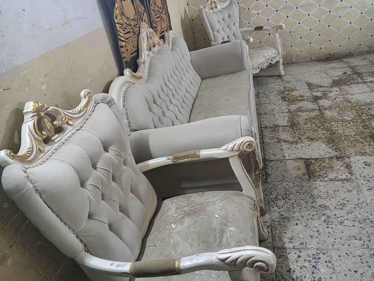 خمس مقاعد • زان تركي • نضيف