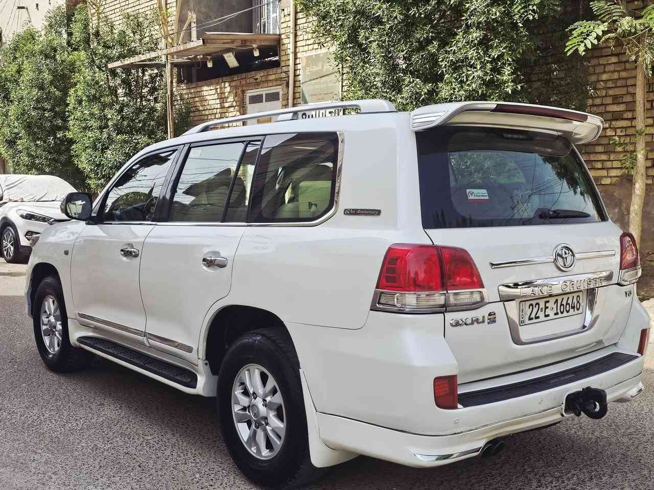 لاندكروز • ٢٠١١ • ٧ راكب