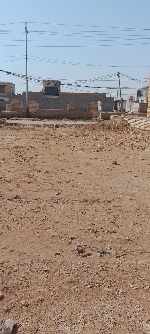 السلام عليكم ورحمة الله وبركاته 
قطعة زراعي للبيع خلف سكة القطار في منطقه العگر
المساحه 200 متر يوجد بالقرب منها ماء وكهرباء على شارع 
السعر 17 مليون مع مجال بسيط للاستفسار ***********
