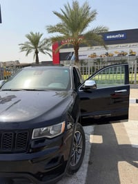 jeep للبيع  موديل 2020 المواصفات  فول  فتحه  رادار امامي وجانبي  شاشه ...