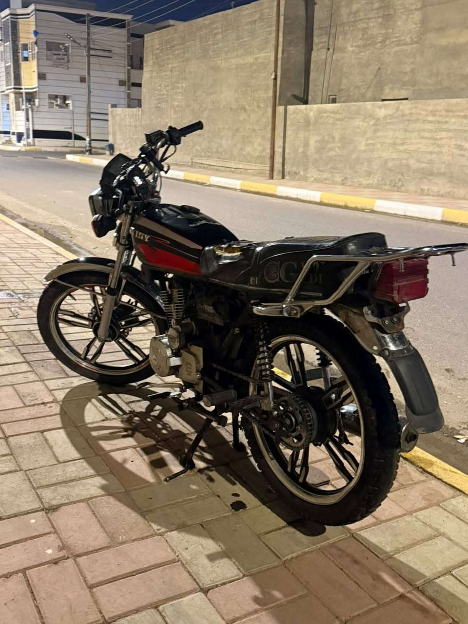 ايراني • الرمادي