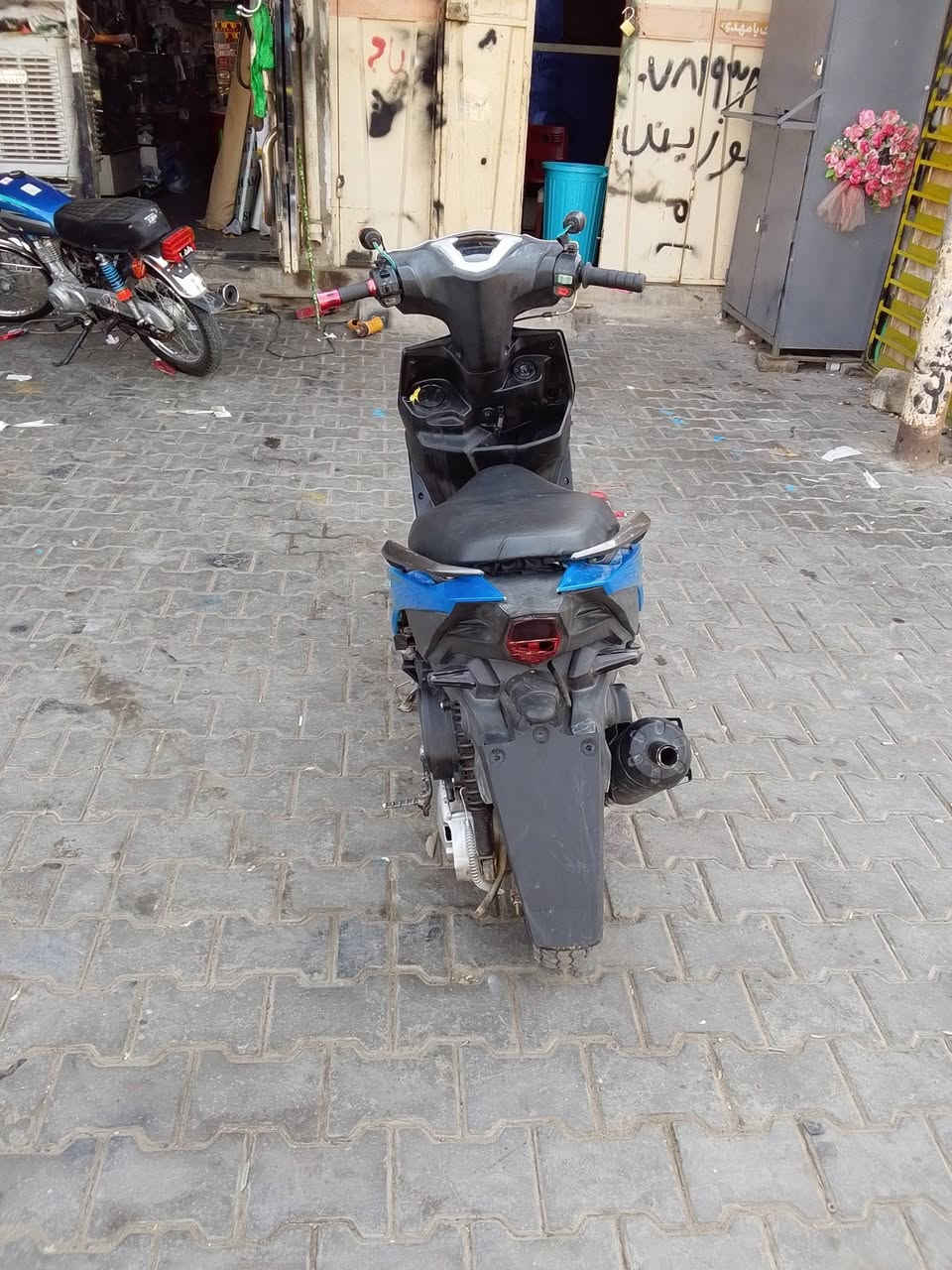 سلام عليكم
شباب دراجه للبيع ماكس بصمه مضلع ياباني دراجي مبدل بيهه بس بستم دراجه كهربايات شغاله
سلف شغال دراجه لاتنقص ولا تبخر سعر 400وبيهه ماجال بيك خير وتدلل تواصل عله هاذه الرقم ***********مكان كربلاء ام الداخلي
