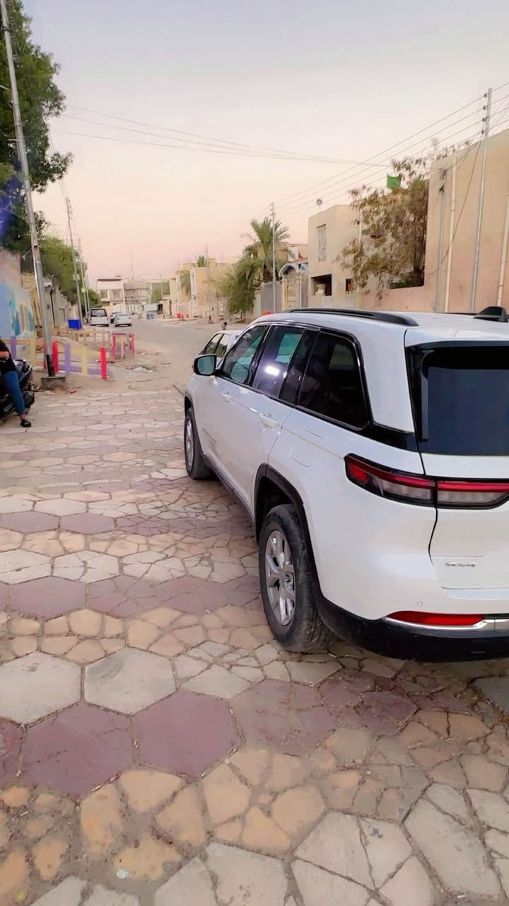 جيب لارويد موديل 23  5 راكب بغداد بسمي فول لخير عده الفتحه لمتتد محرك 6 سلندر ماشي 26 الف حادثه سرقه وصور الحادث بل منشور  سعره 245 لتصال *********** مكاني عماره
