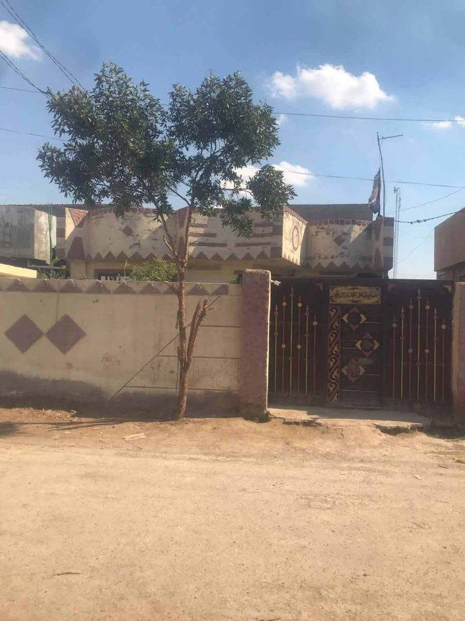بيت للبيع قرب السيطرة اي ستفسار اتصل ع الرقم ***********
