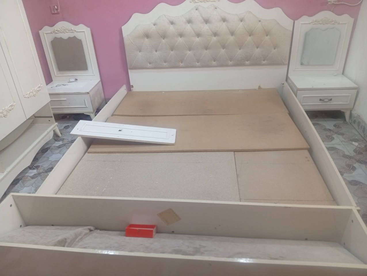 غرفة نوم • مستعملة • دور سكك