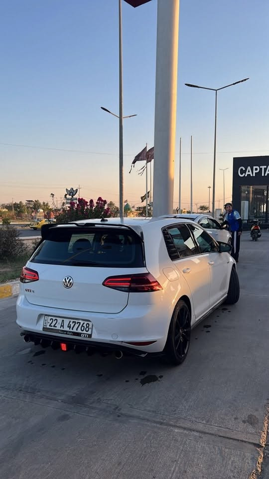 كولف GTI 2017 بيرفورمنس بكج
سياره كلش حلوه ونظيفه ومرتبه وتعبان عليه سياره عليها ادامه كاملة جديده مواصفات العاديه مال بيرفورمنس معروفه سياره قبل شهر ونص شادلها داون بايب 3.5 انج سياره ستوك ماعليها برمجة كير ومحرك ستوك حادث السياره سائق جامع تبديل وربع البونيد صبغ بدون قطرة دواخل سياره ماشيه 89 الف ميل وسياره عليها كماليات كامله سعرها 127 وبي مجال رقمي ***********
