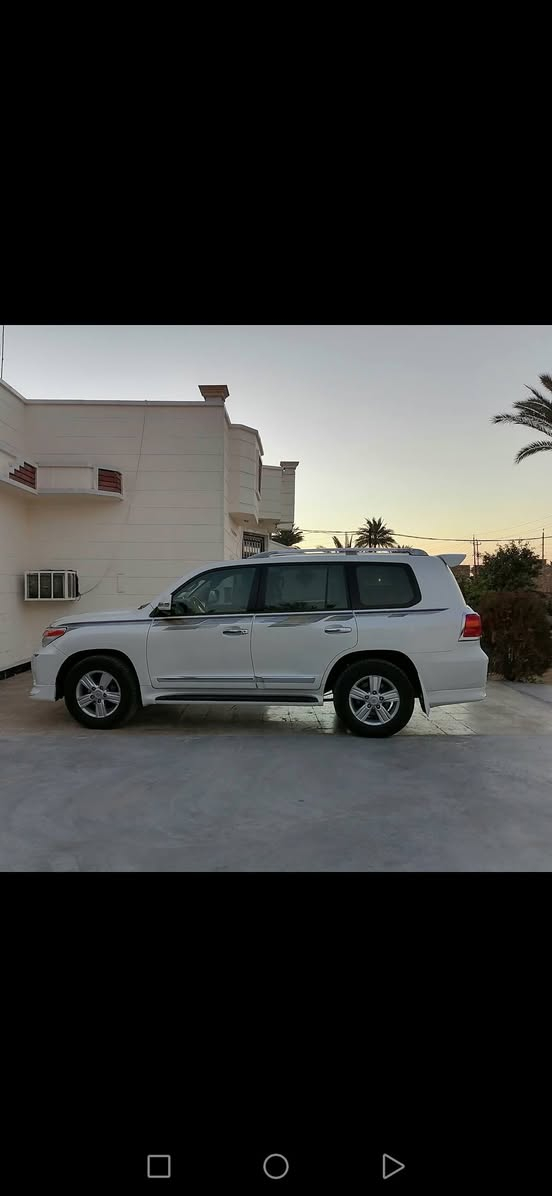 السلام عليكم
لاندكروز ٢٠١٤ فطيم فول مواصفات رقم بغداد مميز ماشيه ١٧٠ك محرك 6سلندر ٤٠٠٠ مكفولة عدا َمكانيين بارد ميتجاوز كف يد سياره جاهزه رقم جديد وسنويه وهزه كامله مسويله قبل شهر. السعر ٣٨$ مكاني بغداد
رقم الهاتف ***********
