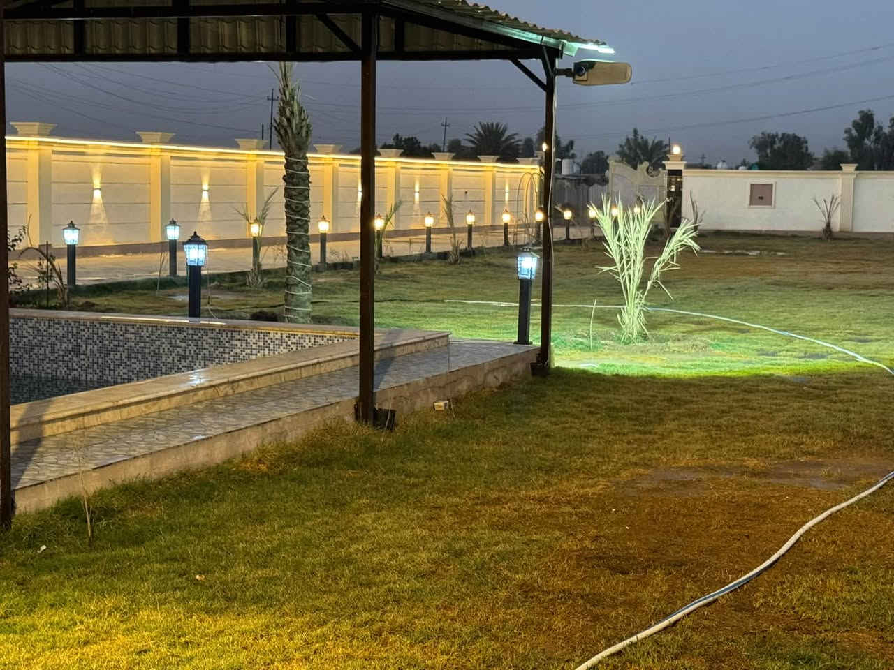 السلام عليكم للبيع مزرعه 1 دونم اليوسفيه الشارع 4 سكن او استثمار الواجهه 23 بل نزال المسبح 12x6 الدار مساحه 300 مع الاثاث جديد مولد جديد 70 امبير كاتم ياباني طابو المحموديه سند 25 بأسمي السعر 375
***********
