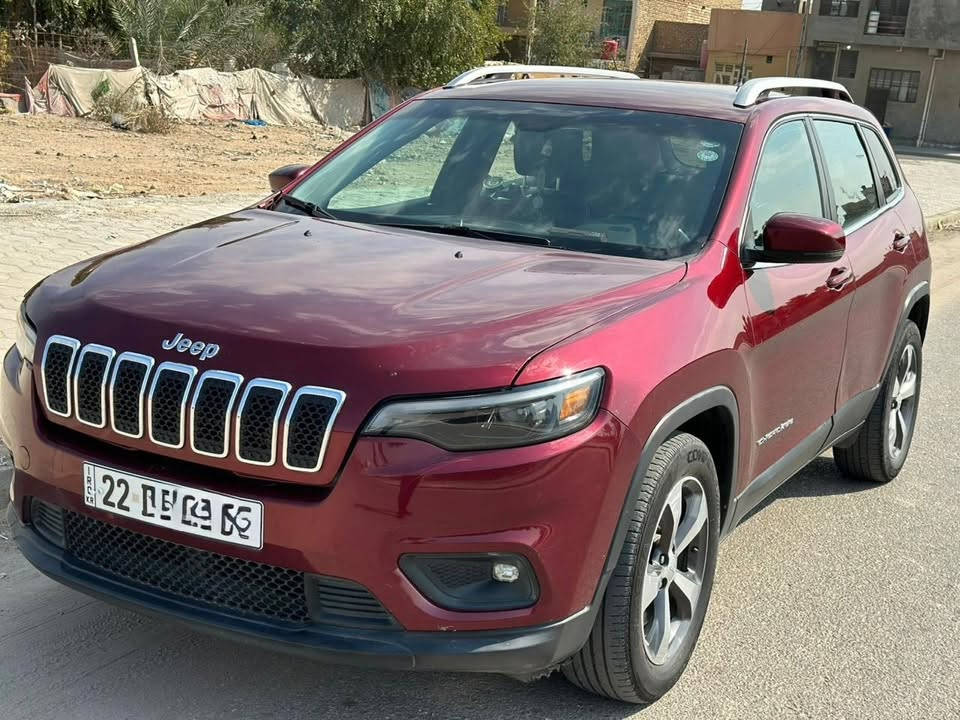 جيب شيروكي بزون
موديل ٢٠١٩
محرك ٦ سلندر
ممشاها 16,668
تحكمات ستيرن 
نقط عمياء
اشارة بالمري 
توقف تلقائي 
حساسات
شاشه كبيره 
كشنات وستيرن تدفئة 
كشن سايق كهربائي +مساج 
مكينه گير مكفوله 
 سيارة حاهزه من كل شي  
ضررها موضح بالصور بدون دواخل ايرباكاتها سليمه
السعر 130 مع المجال البسيط 
التواصل خاص 
او الاتصال على الرقم ***********
