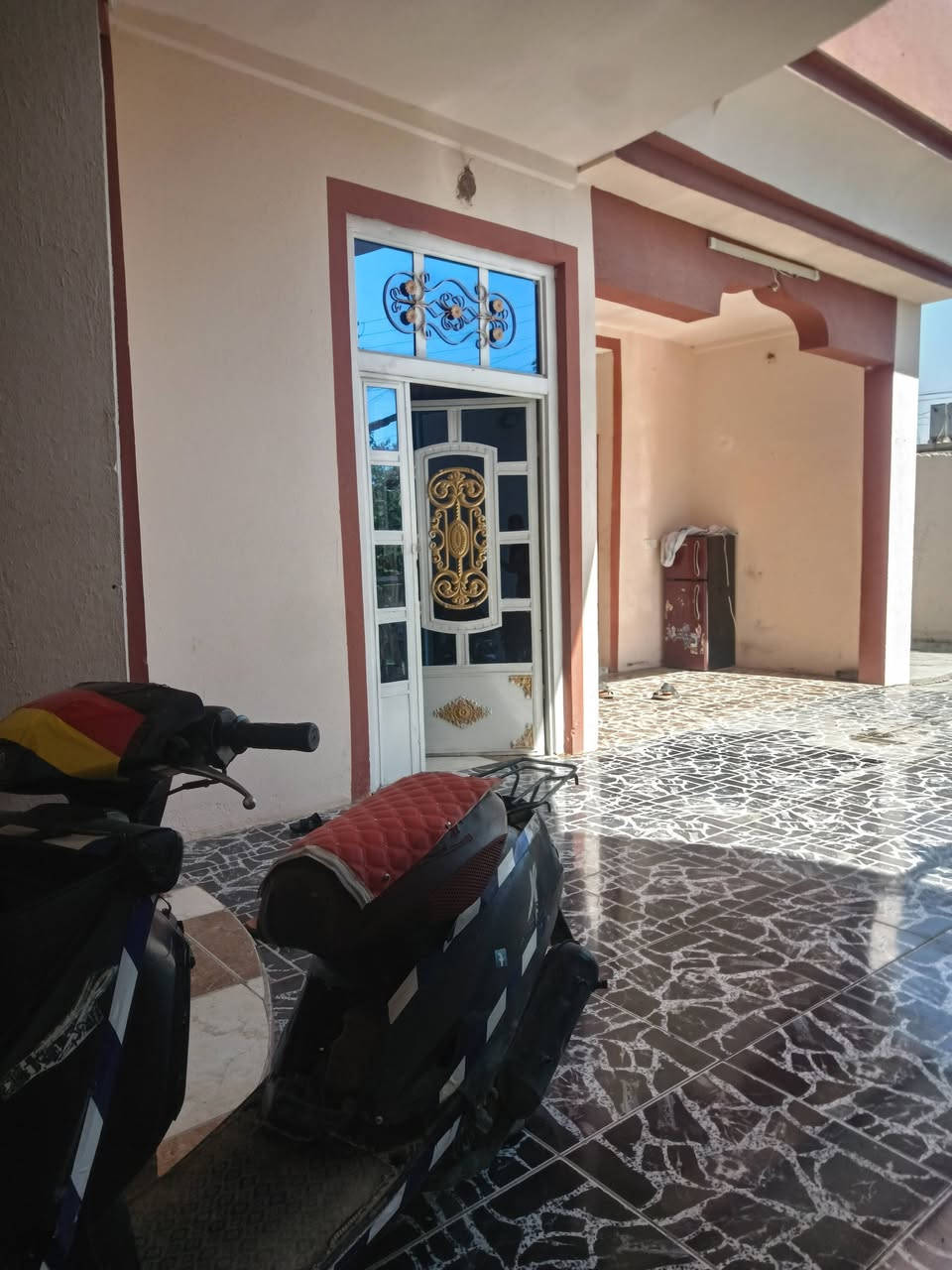 السلام عليكم البيع درجه يماها محرك خير من الله صوته نعام يراد واير بريك وباتري  ولباقي شوف العين 150وبي مجال  عنوان صلاح الدين قضاء بيجي ***********
