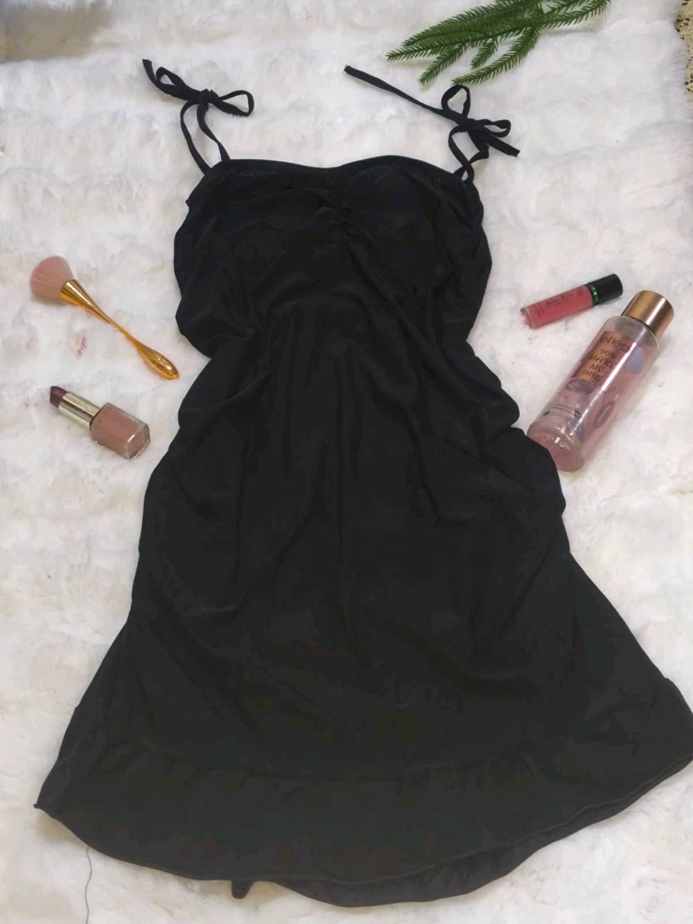 لانجري لنازكات 👗🎀زبده 
يلبس من وزن 50الى 70
ازياء نبوش 
يوجد خدمة توصيل لجميع المحافظات العراق 🇮🇶
***********