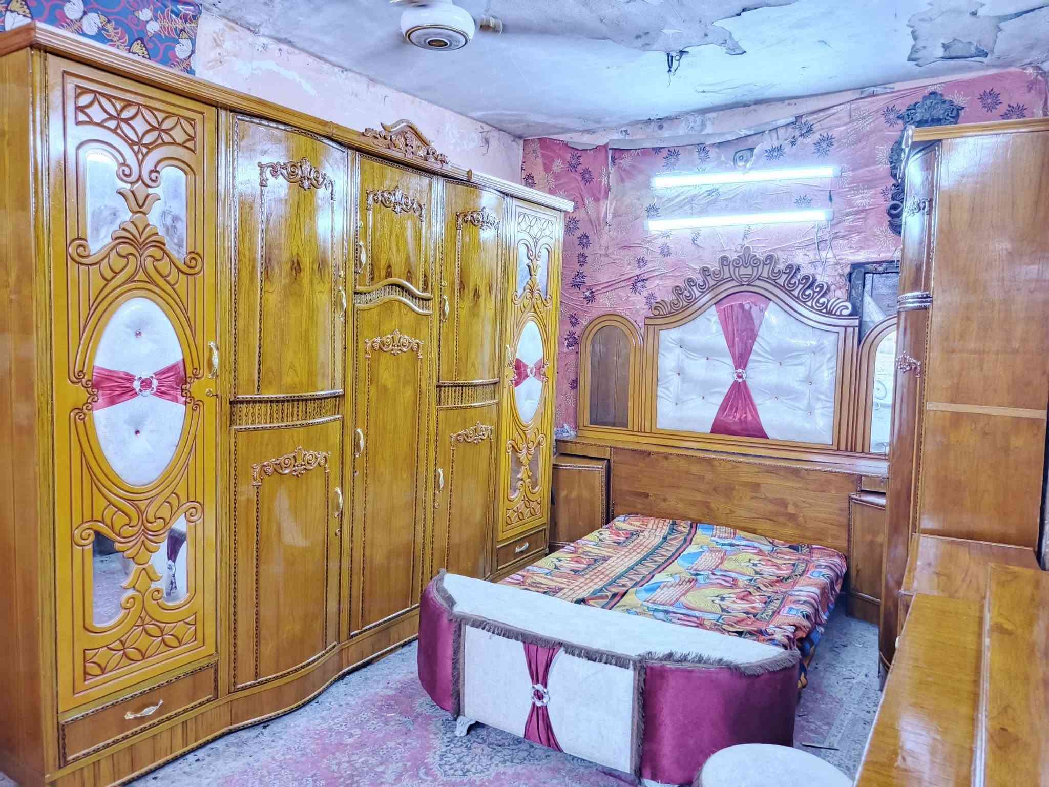 غرفه اخشاب خمس ابواب ملحق للبيع ***********السعر 750صاج الزاويه كنتوريه موديل حديث نضيفه جدن الزاويه برتفاع الكنتور اضافه شازلونه هديه زائد طابوريه مكياج العنوان بغداد وكو توصيل متواجد وتساب

